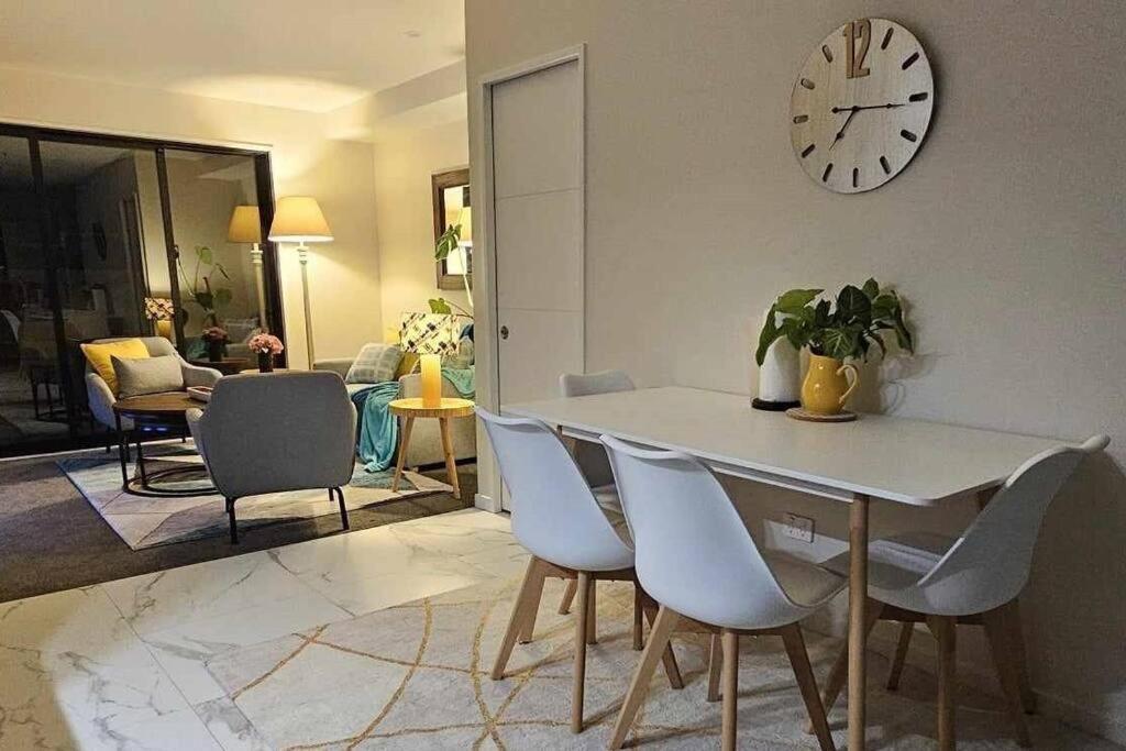 2-Bedroom Ensuite, Close To City, Comfortable, Accessible With Own Parking Christchurch Exterior photo
